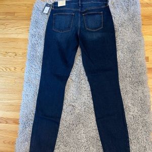 Universal thread blue jeans